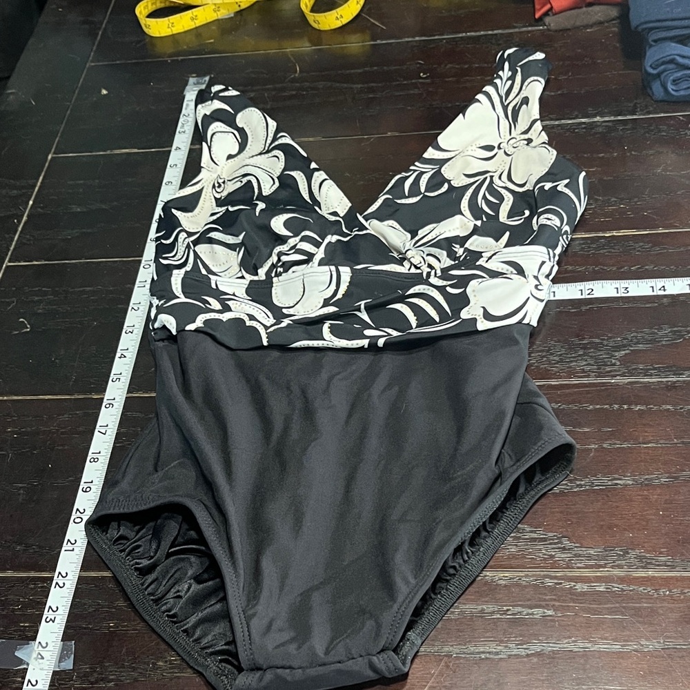 women’s one piece swim suit